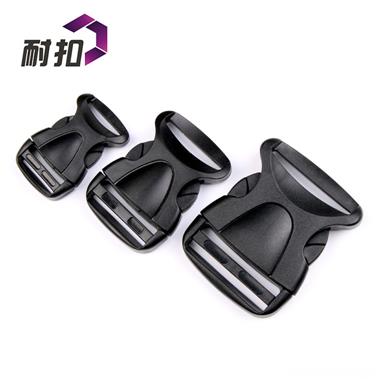 黑色環(huán)保注塑寵物扣 塑料插扣 現(xiàn)貨供應 廠家生產 滿千包郵