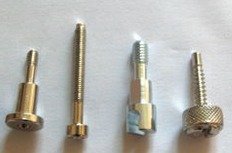 對非標(biāo)螺絲的清洗和檢查