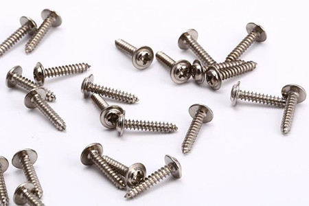 家庭裝修時如何選擇合適的自攻螺釘？