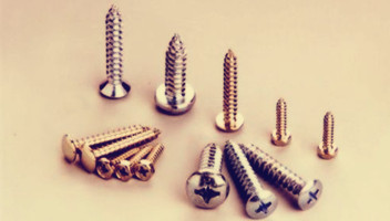 三角自攻螺釘?shù)奶攸c有哪些？