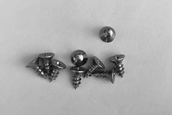 自攻螺釘連接時為什么不能出現(xiàn)滑牙現(xiàn)象？